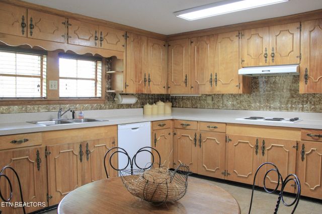 301 W Crawford Ave, Monterey, TN 38574