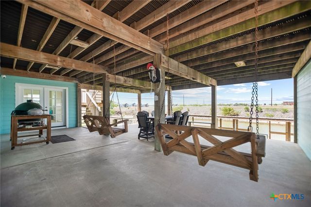 792 County Road 306 Road, Port Lavaca, TX 77979