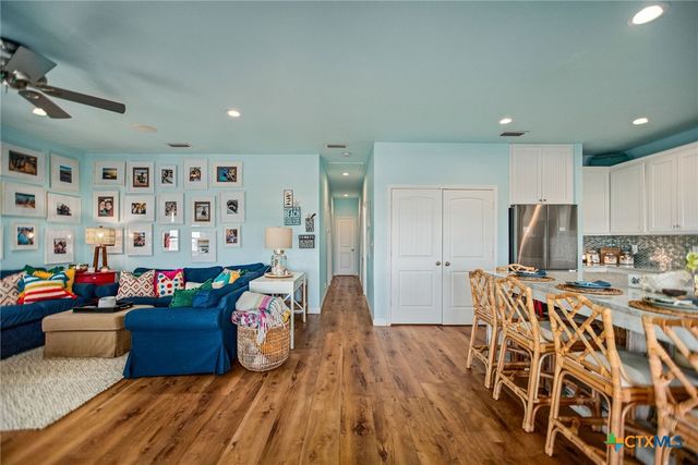 792 County Road 306 Road, Port Lavaca, TX 77979