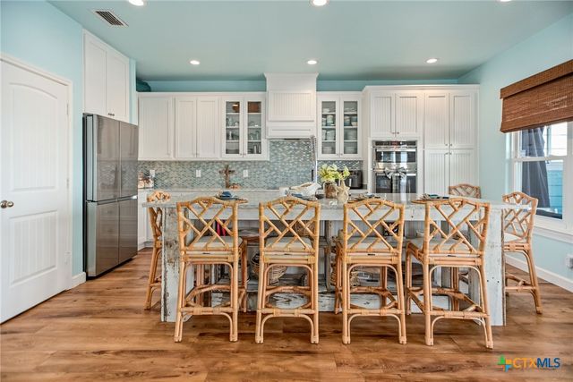 792 County Road 306 Road, Port Lavaca, TX 77979