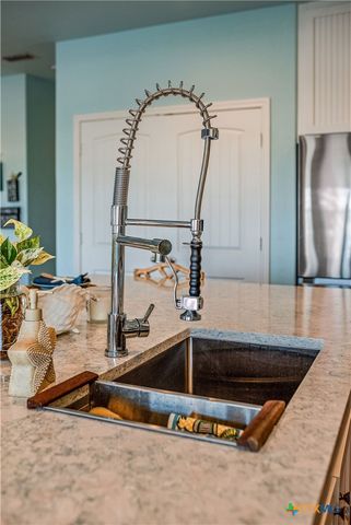 792 County Road 306 Road, Port Lavaca, TX 77979