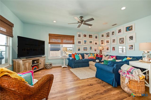 792 County Road 306 Road, Port Lavaca, TX 77979