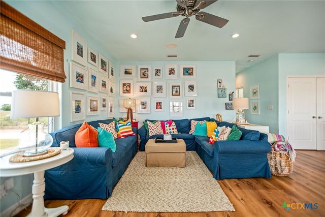 792 County Road 306 Road, Port Lavaca, TX 77979