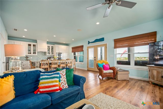 792 County Road 306 Road, Port Lavaca, TX 77979