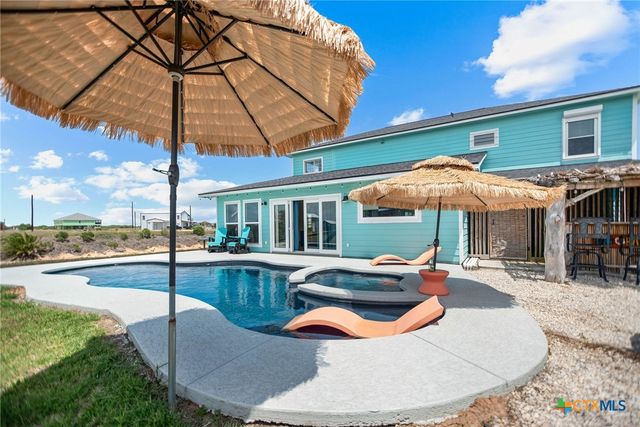 792 County Road 306 Road, Port Lavaca, TX 77979