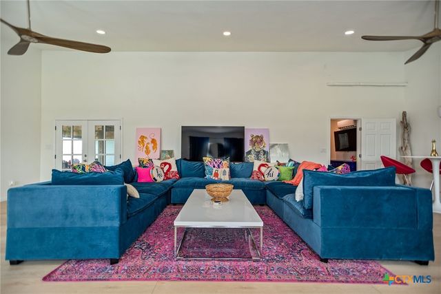 792 County Road 306 Road, Port Lavaca, TX 77979