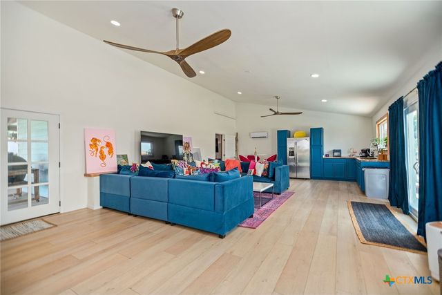792 County Road 306 Road, Port Lavaca, TX 77979