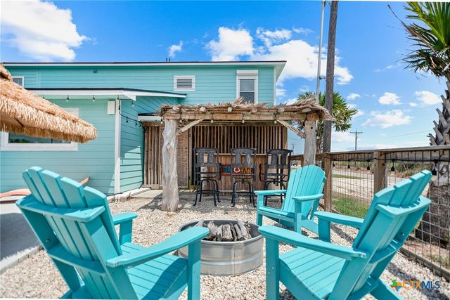 792 County Road 306 Road, Port Lavaca, TX 77979