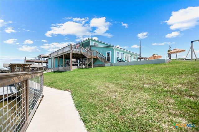 792 County Road 306 Road, Port Lavaca, TX 77979