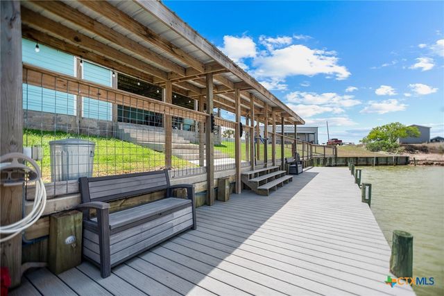 792 County Road 306 Road, Port Lavaca, TX 77979