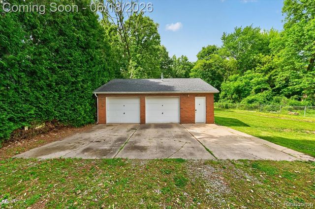 44850 Ecorse Road, Belleville, MI 48111