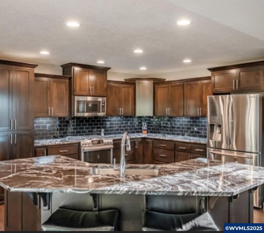 38802 NW Garden Dr, Scio, OR 97374