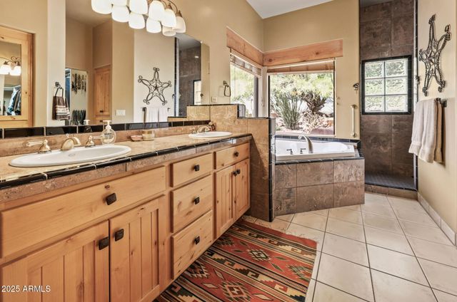 35450 S GOLD ROCK Circle, Wickenburg, AZ 85390