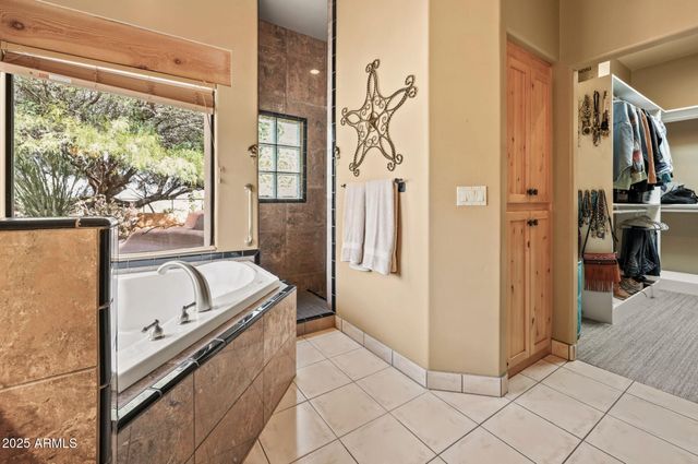 35450 S GOLD ROCK Circle, Wickenburg, AZ 85390