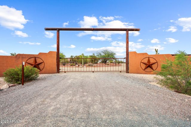 35450 S GOLD ROCK Circle, Wickenburg, AZ 85390