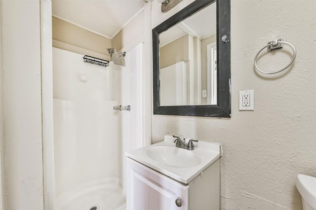 711 8th Avenue N, Texas City, TX 77590