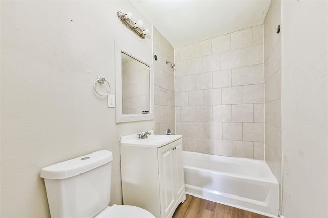 711 8th Avenue N, Texas City, TX 77590