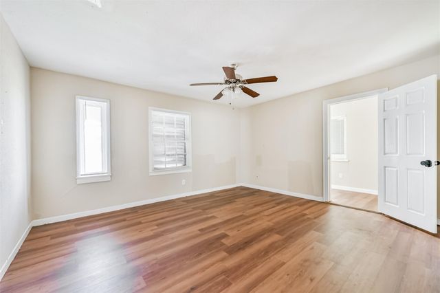 711 8th Avenue N, Texas City, TX 77590