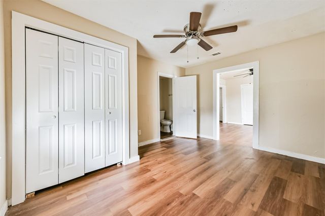 711 8th Avenue N, Texas City, TX 77590