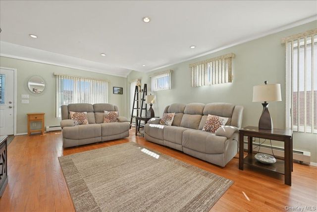 24 Catherine Avenue, Franklin Square, NY 11010