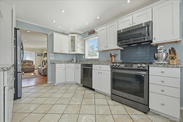 24 Catherine Avenue, Franklin Square, NY 11010