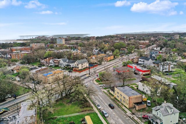 7600 S Marquette Avenue 1, Chicago, IL 60649