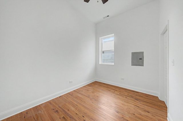 7600 S Marquette Avenue 1, Chicago, IL 60649