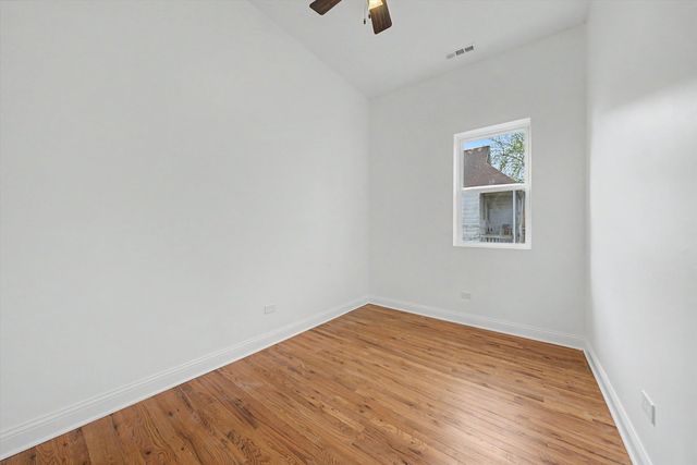 7600 S Marquette Avenue 1, Chicago, IL 60649