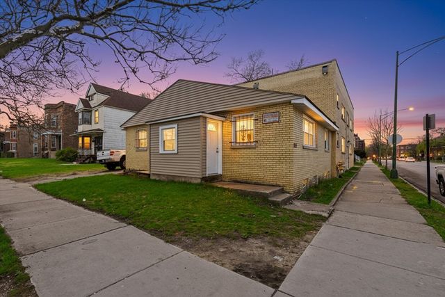 7600 S Marquette Avenue 1, Chicago, IL 60649