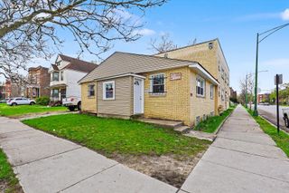 7600 S Marquette Avenue 1, Chicago, IL 60649
