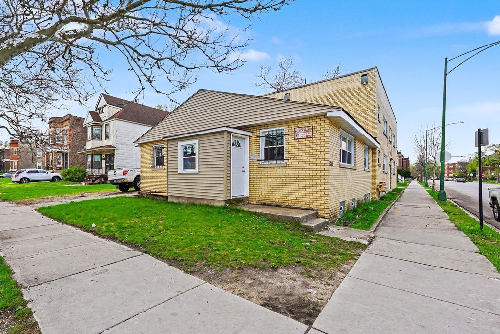 7600 S Marquette Avenue 1, Chicago, IL 60649