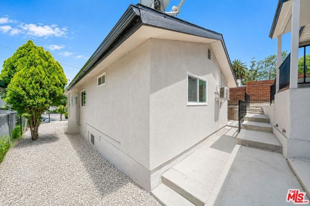 829 El Paso Drive, Los Angeles, CA 90042