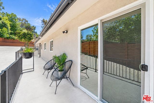 829 El Paso Drive, Los Angeles, CA 90042