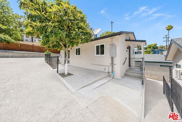 829 El Paso Drive, Los Angeles, CA 90042