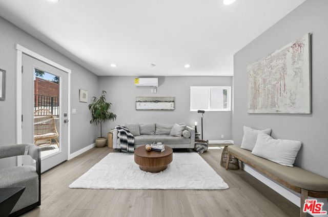 829 El Paso Drive, Los Angeles, CA 90042