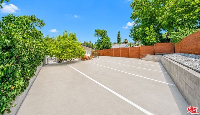 829 El Paso Drive, Los Angeles, CA 90042