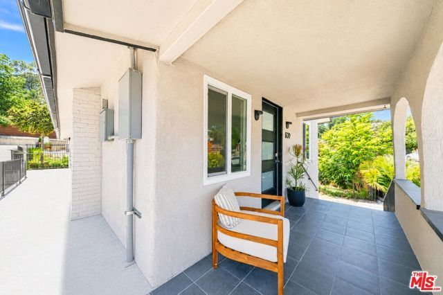 829 El Paso Drive, Los Angeles, CA 90042