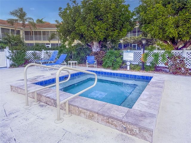 6101 34TH STREET W 14B, Bradenton, FL 34210