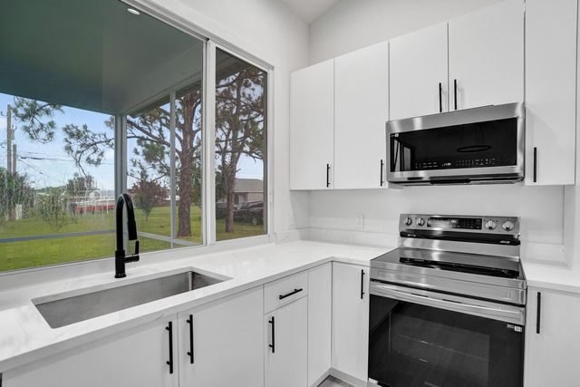 1237 SW Edinburgh Drive, Port St. Lucie, Port St Lucie, FL 34953