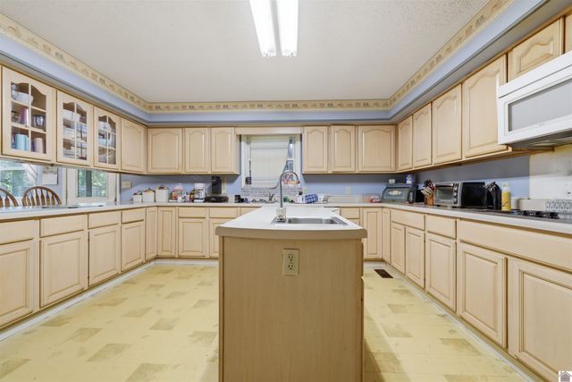 1755 W. Slaughter Rd., Mayfield, KY 42066