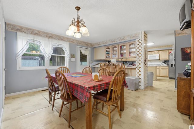 1755 W. Slaughter Rd., Mayfield, KY 42066