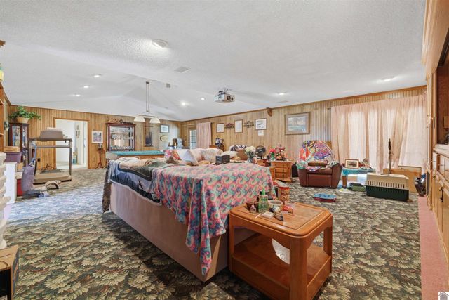 1755 W. Slaughter Rd., Mayfield, KY 42066