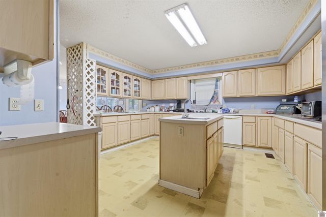 1755 W. Slaughter Rd., Mayfield, KY 42066