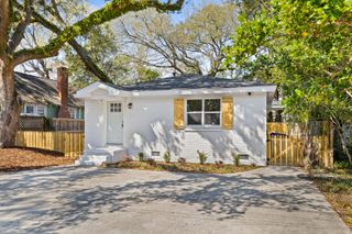 210 Live Oak Avenue, Charleston, SC 29407