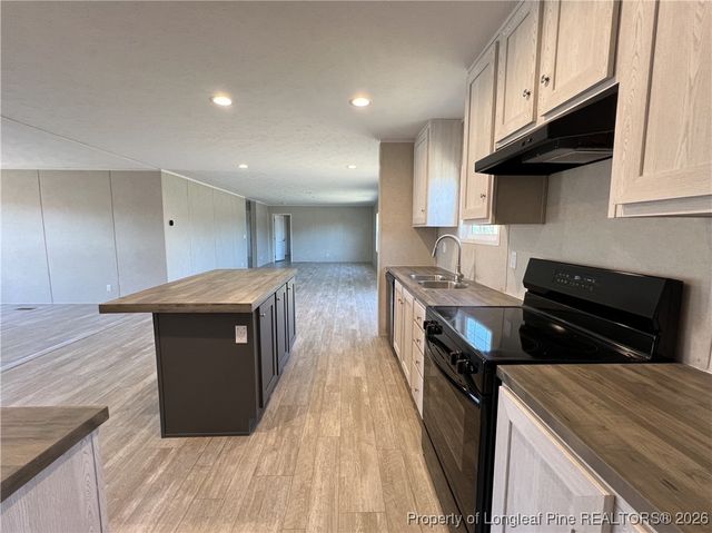 801 Horseshoe Road, Autryville, NC 28318