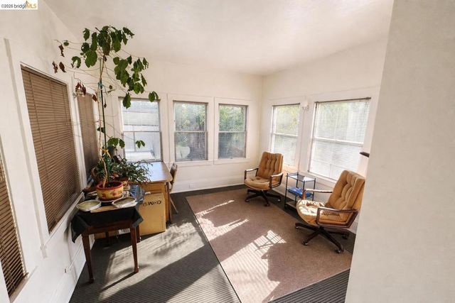 6100 Chabot road, Oakland, CA 94618