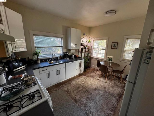 6100 Chabot road, Oakland, CA 94618