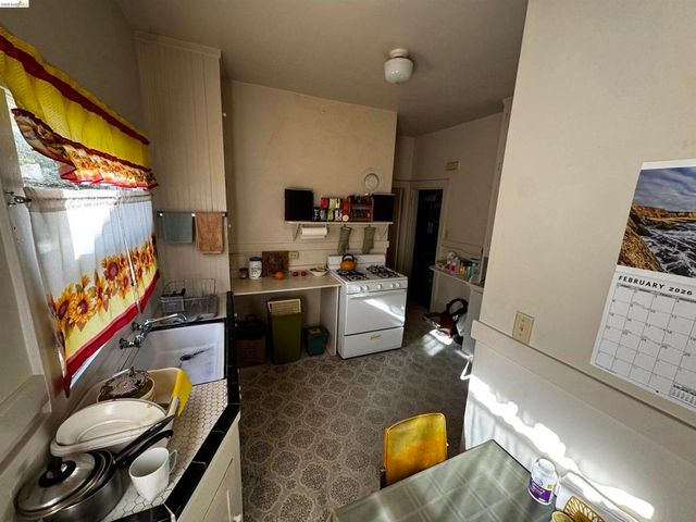 6100 Chabot road, Oakland, CA 94618