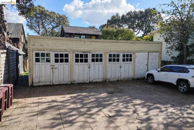 6100 Chabot road, Oakland, CA 94618