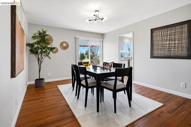 733 Daffodil Way, Concord, CA 94518